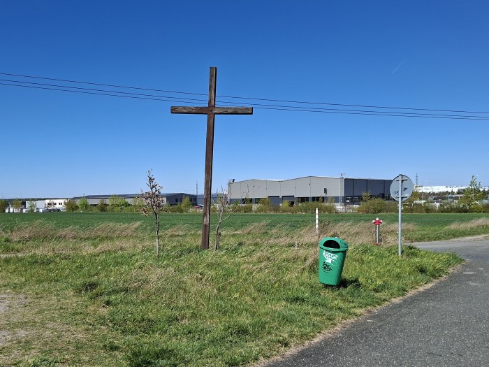 53  Sendražice - u automobilky