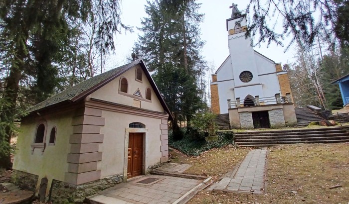57  Kaple a kostel