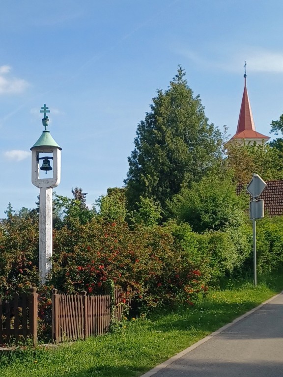 61  Zvonička a kostel