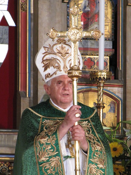 39  Benedikt XVI.