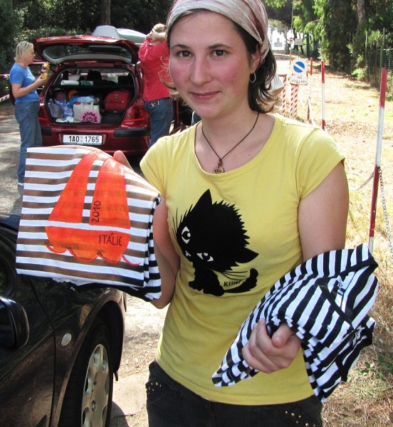 41  Autorka triček