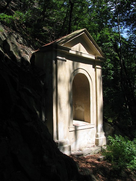 09  Kaple kov cesty  