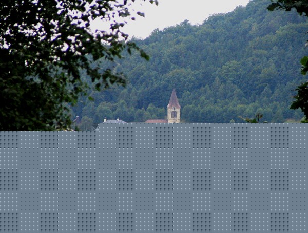 43  Chaloupka s kostelem  