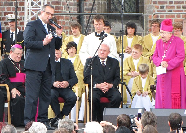 74  Blahopřání za organizátory oslavy