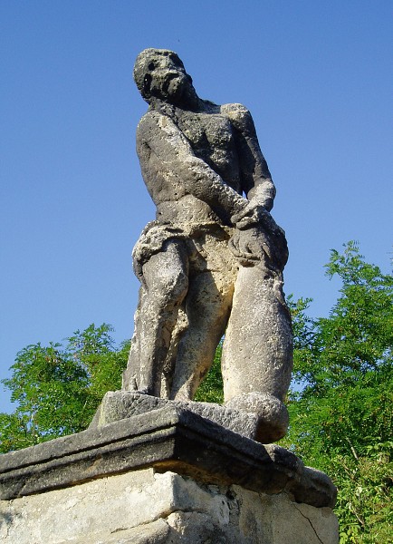 32  Zbičovaný
