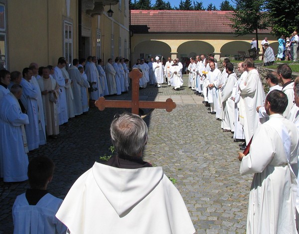 26  Deo gratias