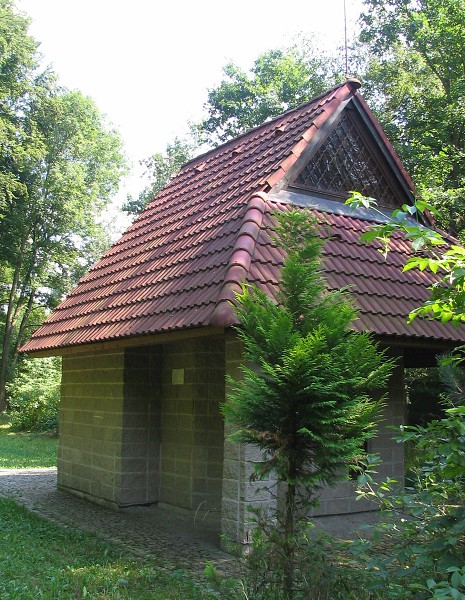 12  Zadní strana kaple