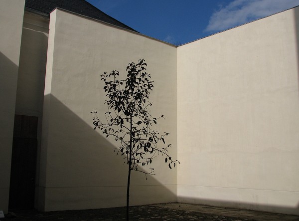 09  Nádvoří