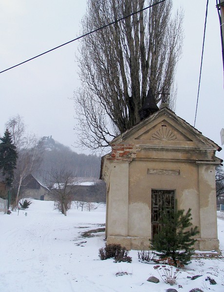 03  Kaple v obci Dkovka 