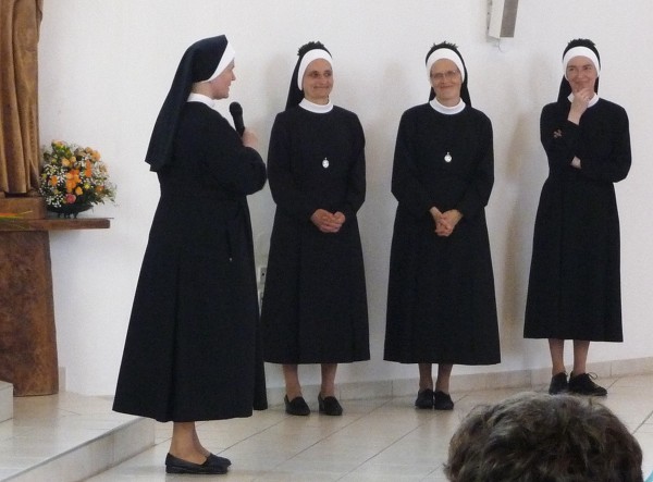 47  Slovo představené