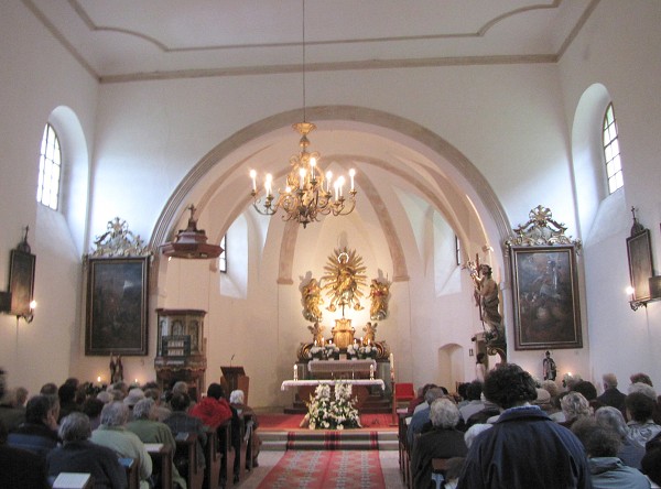 02  Před bohoslužbou
