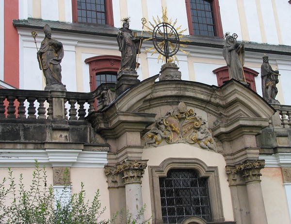 35  Potrl kostela  