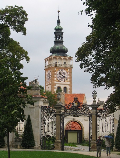 64  V kostela