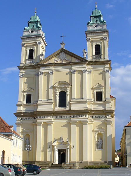 24  Kostel ve Valticích