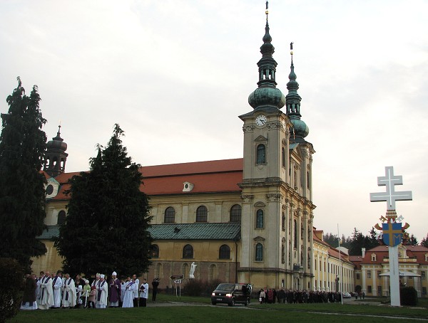 44  Průvod