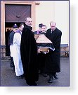 26  Před kostelem