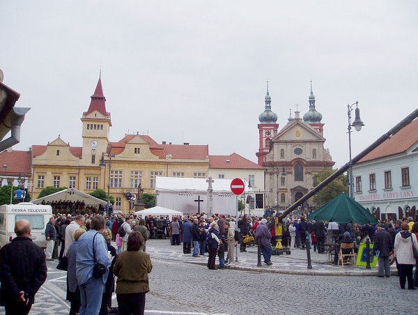 01  Před bohoslužbou