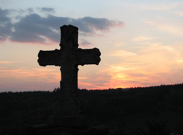 54  Kříž