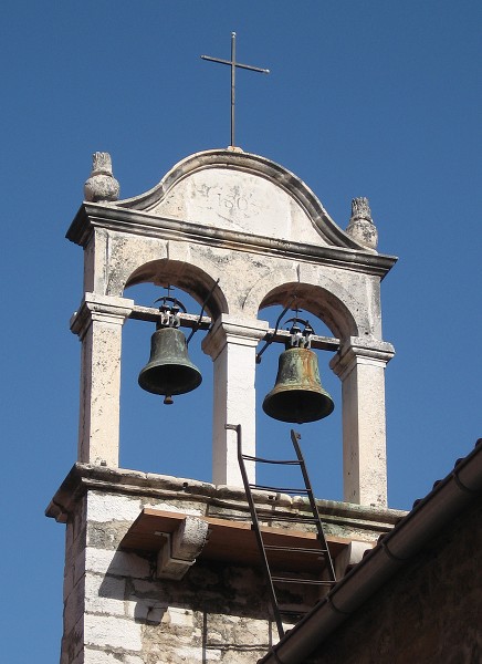15  Zvonice